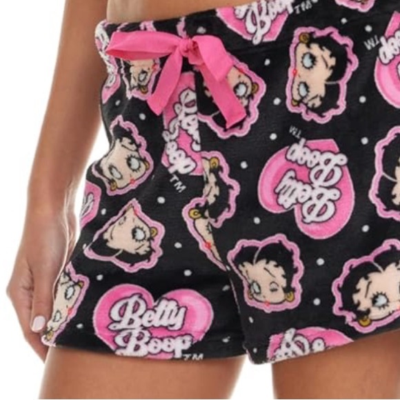 Betty Boop Shorts - Picture 3 of 8